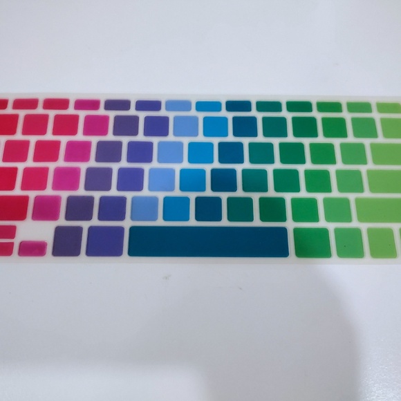 Silicone Rainbow Keyboard Skin Cover for Apple MacBook Pro / Air 2012-2015 - Picture 4 of 4